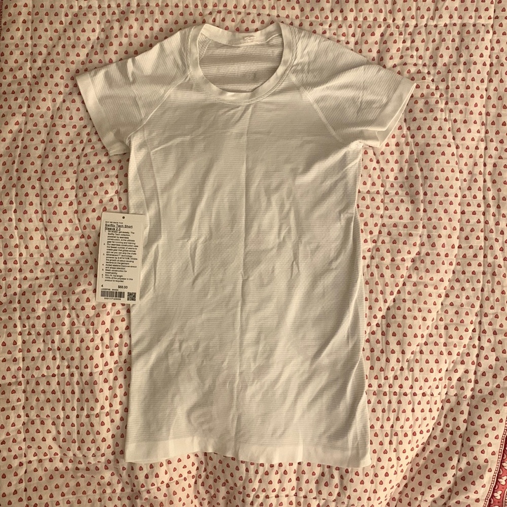 WHITE LULULEMON SWIFTLY TECH